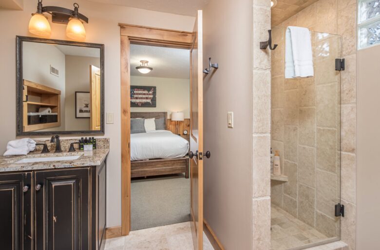 Little Bear Escape In Big Sky Country - Gallatin Gateway, Montana
