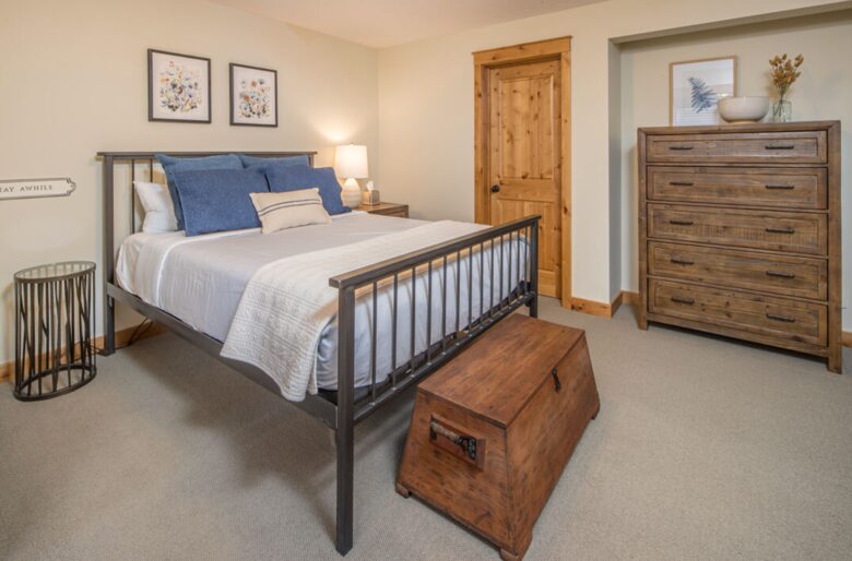 Little Bear Escape In Big Sky Country - Gallatin Gateway, Montana