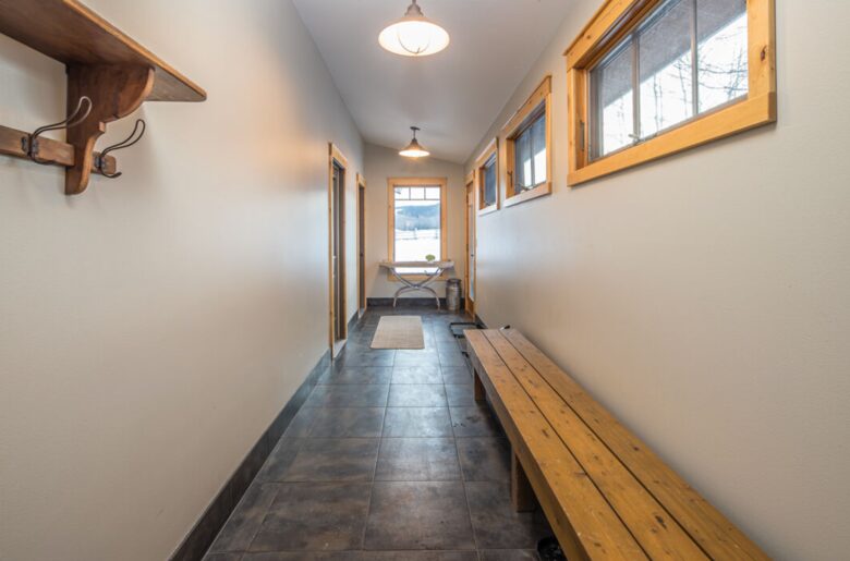Little Bear Escape In Big Sky Country - Gallatin Gateway, Montana