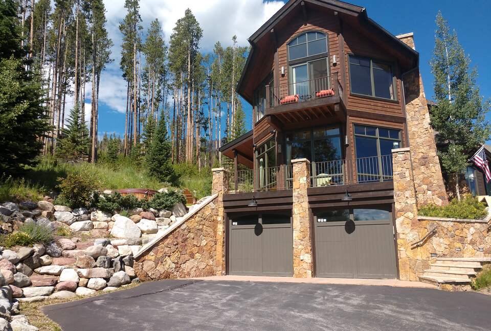 SIDE VIEW OF HOUSE