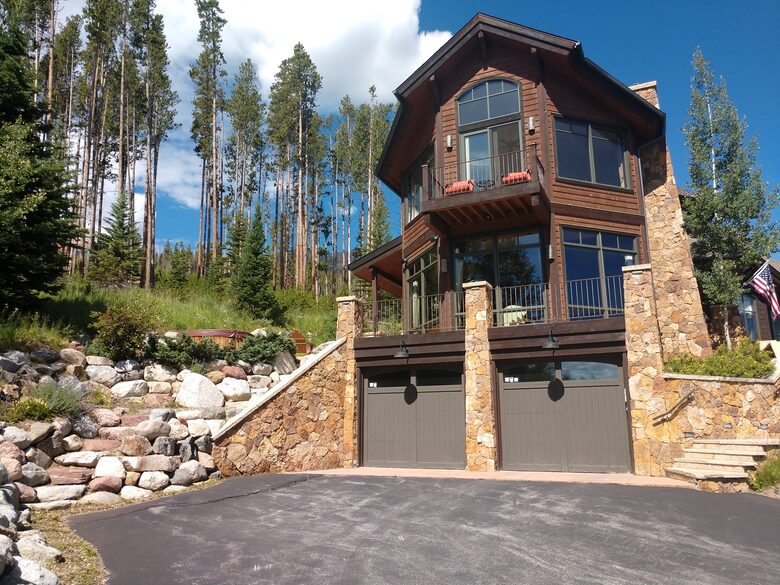 SIDE VIEW OF HOUSE