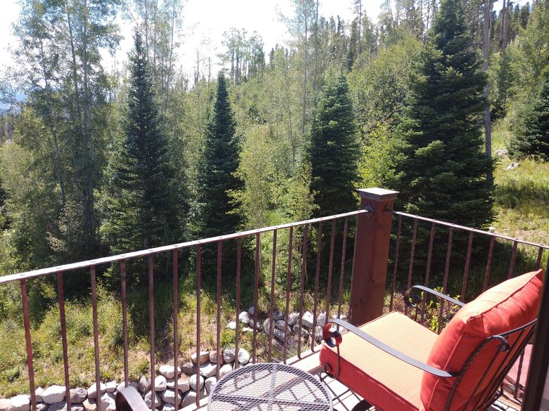 MASTER BEDROOM DECK