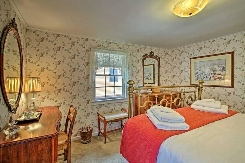 Catskill Ski Mountain Retreat with a Private Pool - Arkville, New York