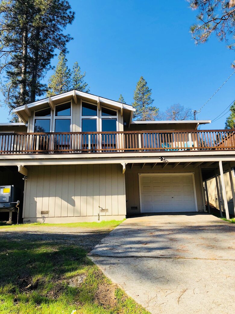 Cabin with Soaring Windows and Hot Tub Near Yosemite - Groveland, California