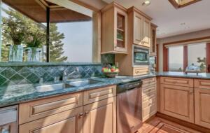 Spacious Mountain Home with Gorgeous Views - Truckee, California