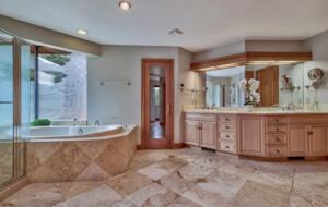 Spacious Mountain Home with Gorgeous Views - Truckee, California