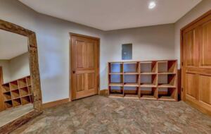 Spacious Mountain Home with Gorgeous Views - Truckee, California