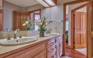 Spacious Mountain Home with Gorgeous Views - Truckee, California