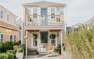 Cozy Sand Shack on Nantucket Island - Nantucket, Massachusetts