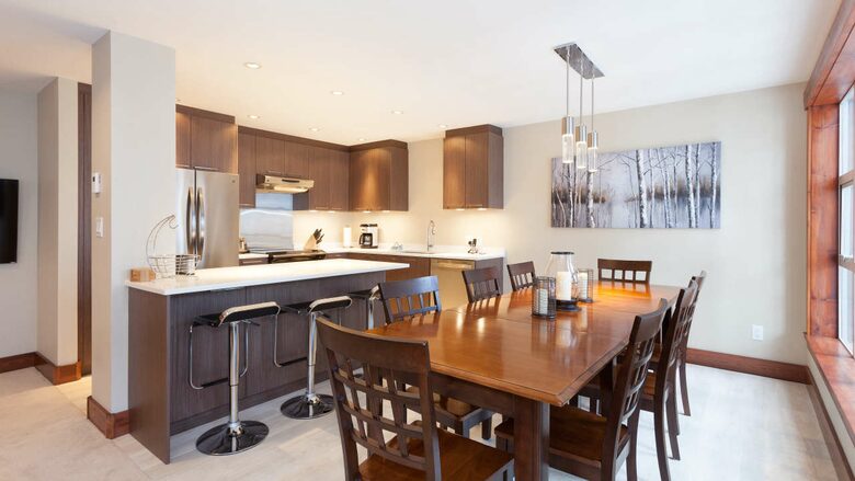 Snowbird 100 | Spacious Townhome in Great Location w/ Shared Hot Tub - Whistler, Canada