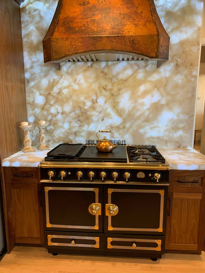 Golden Sunset Villa - Seattle, Washington