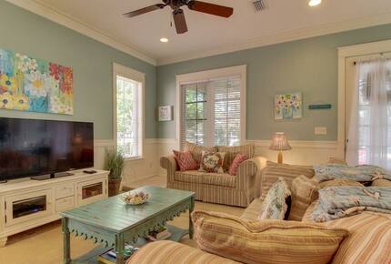Sandestin Bungalo with a Golf Cart - Miramar Beach, Florida