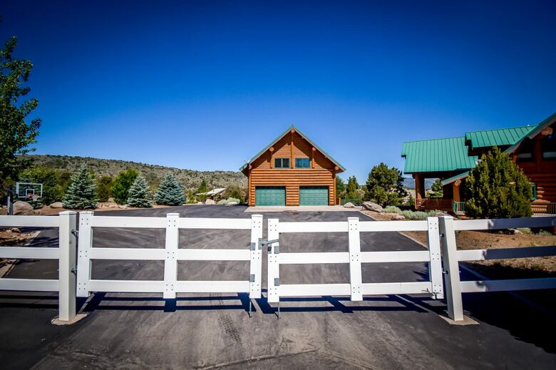 Storytellers Lodge - Pine Valley, Utah