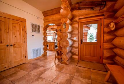 Storytellers Lodge - Pine Valley, Utah