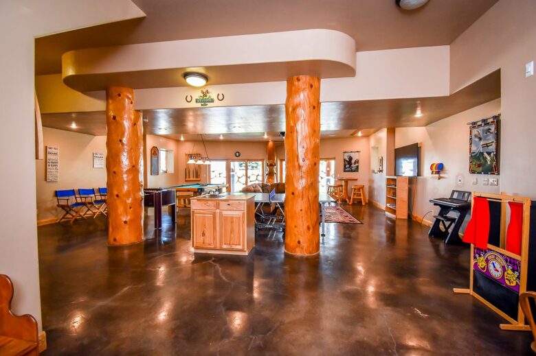 Storytellers Lodge - Pine Valley, Utah