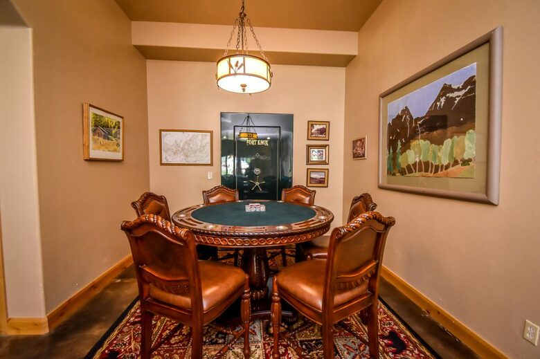 Storytellers Lodge - Pine Valley, Utah