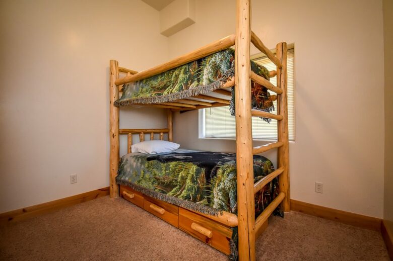 Storytellers Lodge - Pine Valley, Utah