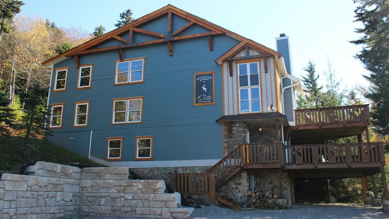 Mountain Mama Ski-In/Ski-Out Retreat - Snowshoe, West Virginia