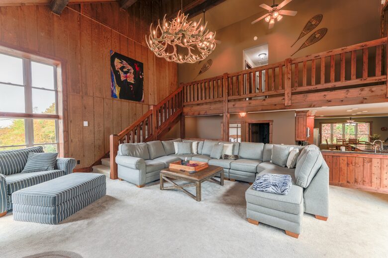 Mountain Mama Ski-In/Ski-Out Retreat - Snowshoe, West Virginia