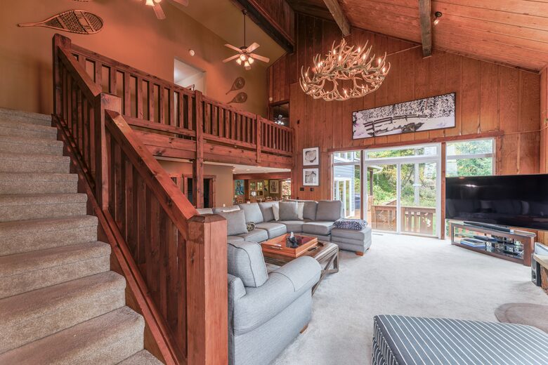 Mountain Mama Ski-In/Ski-Out Retreat - Snowshoe, West Virginia