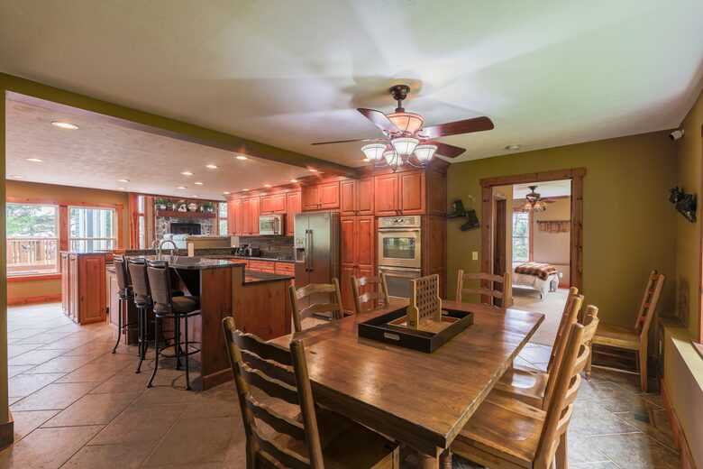 Mountain Mama Ski-In/Ski-Out Retreat - Snowshoe, West Virginia