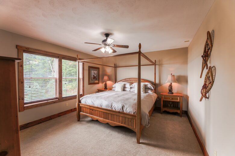 Mountain Mama Ski-In/Ski-Out Retreat - Snowshoe, West Virginia