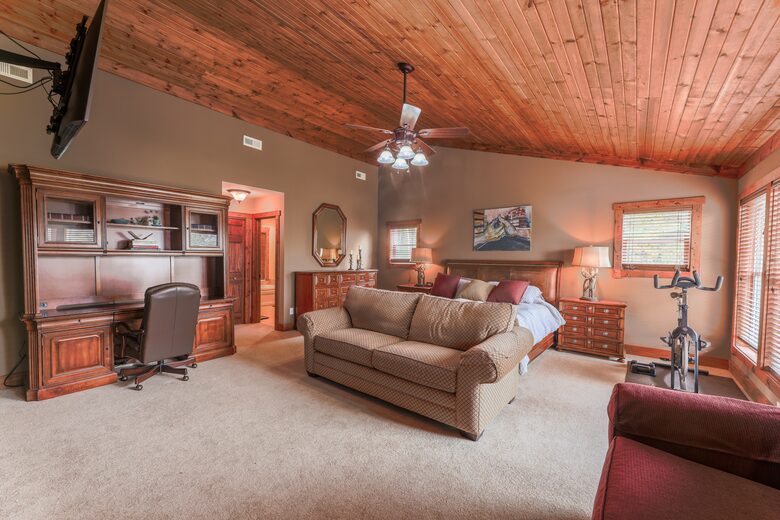 Mountain Mama Ski-In/Ski-Out Retreat - Snowshoe, West Virginia