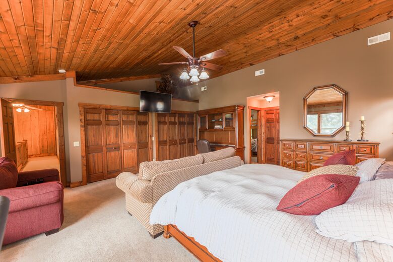 Mountain Mama Ski-In/Ski-Out Retreat - Snowshoe, West Virginia