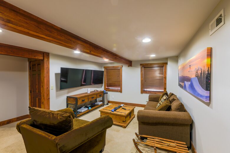 Mountain Mama Ski-In/Ski-Out Retreat - Snowshoe, West Virginia