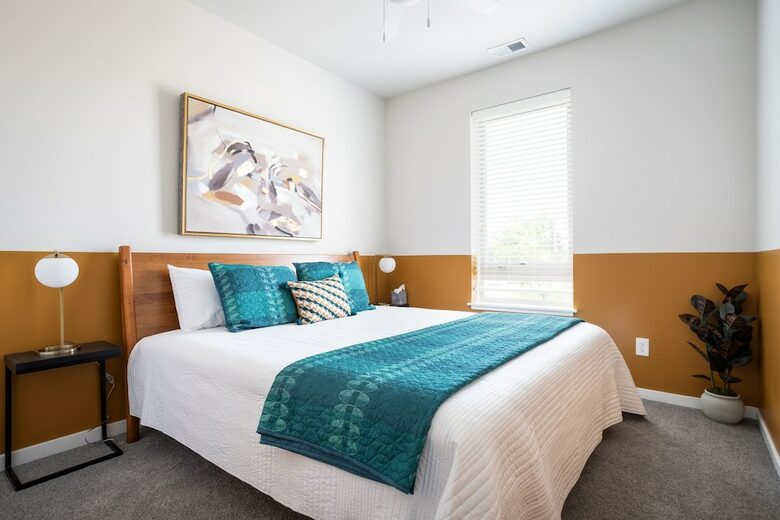 "Happy Trails" Chic Condo Close to downtown, beach and bike trail - Traverse City, Michigan