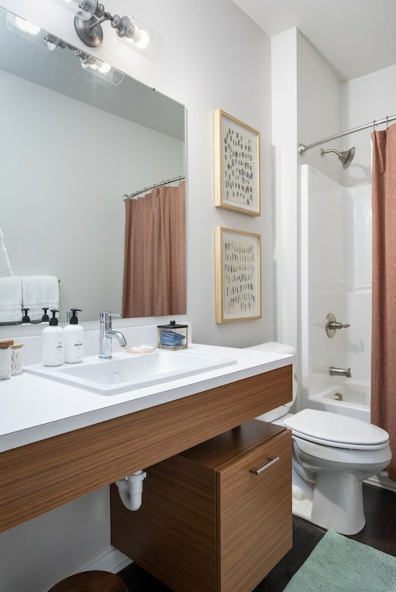 "Happy Trails" Chic Condo Close to downtown, beach and bike trail - Traverse City, Michigan