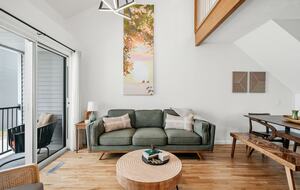 Japandi on Eighth | Three Bedroom near downtown, beach, and wineries! - Traverse City, Michigan
