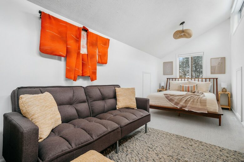 Japandi on Eighth | Three Bedroom near downtown, beach, and wineries! - Traverse City, Michigan