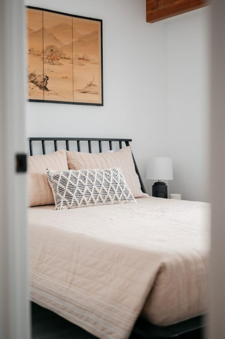 Japandi on Eighth | Three Bedroom near downtown, beach, and wineries! - Traverse City, Michigan
