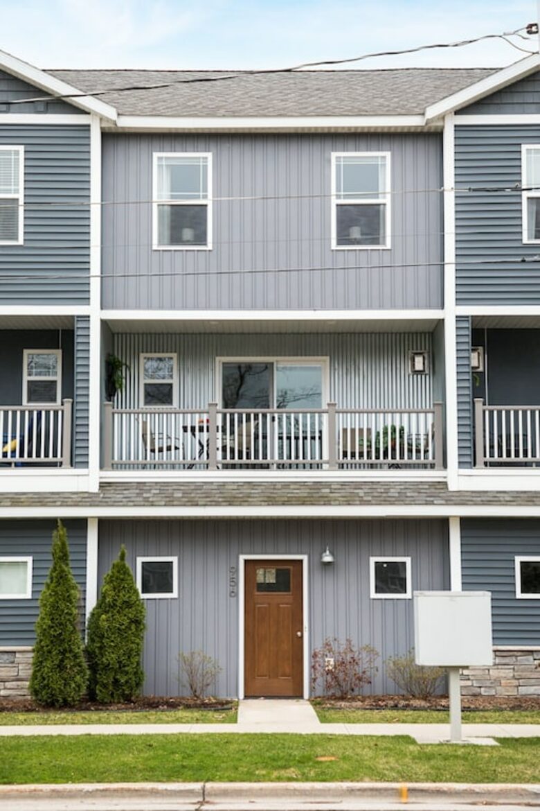 Hygge at Walnut Three Bedroom Chic Townhouse - Traverse City, Michigan