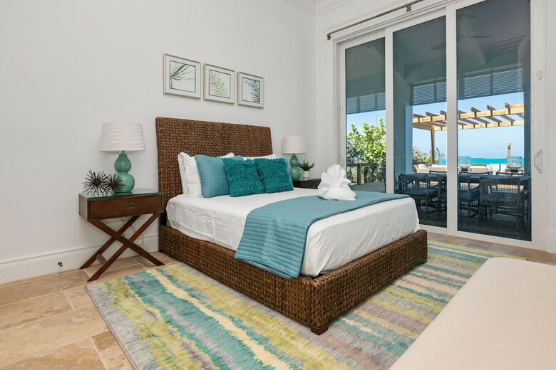 Oceanfront Home with Private Pool - Forbes Hill, Bahamas