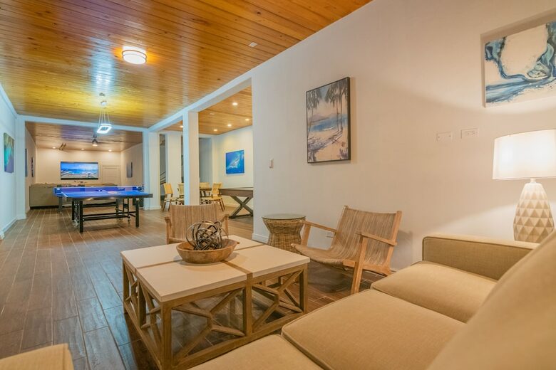 Oceanfront Home with Private Pool - Forbes Hill, Bahamas