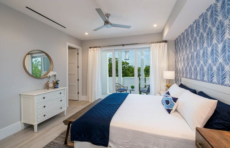 New Modern Penthouse with Private Beach - Islamorada, Florida