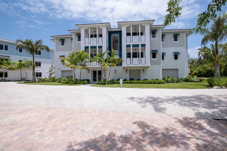New Modern Penthouse with Private Beach - Islamorada, Florida