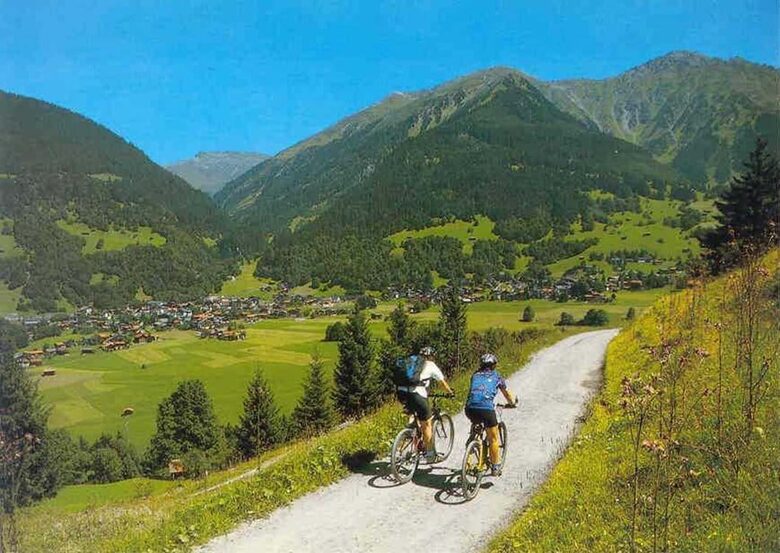 Luxury 3 BR Apartment in Traditional Alpine Ski Chalet - Klosters, Switzerland