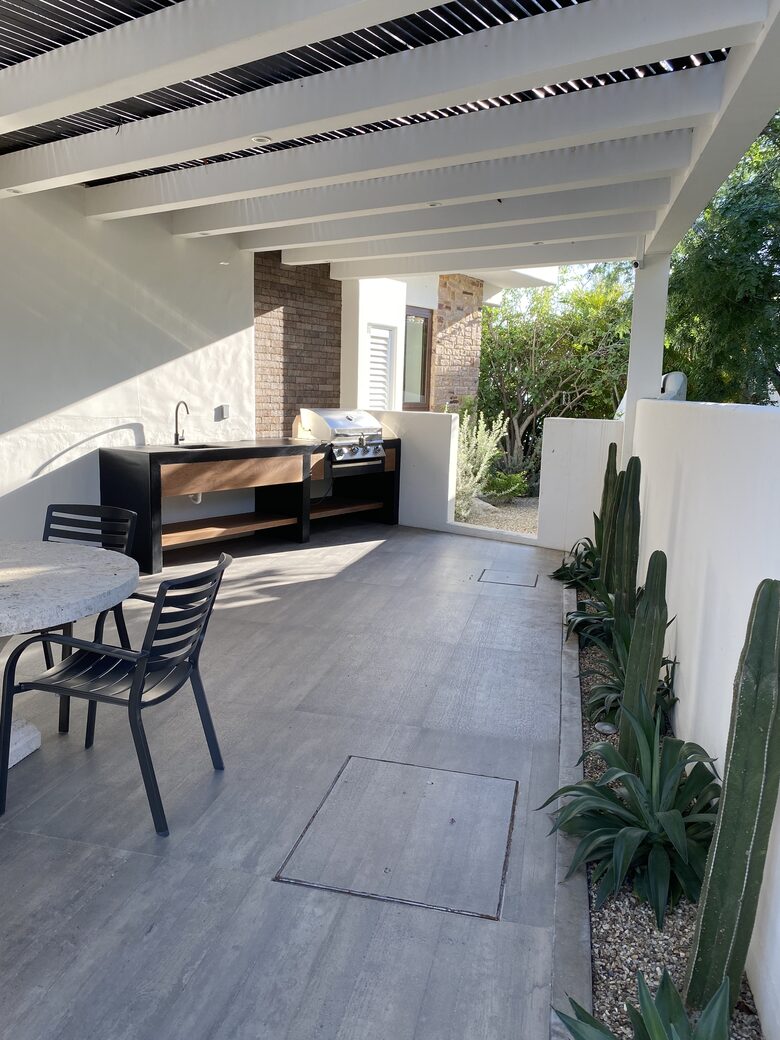 Back patio/grill area