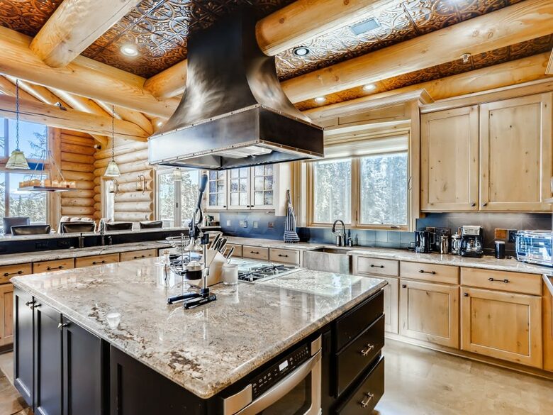 Six Bedroom Luxurious Chalet | With Hot Tub and Stunning Views! - Breckenridge, Colorado