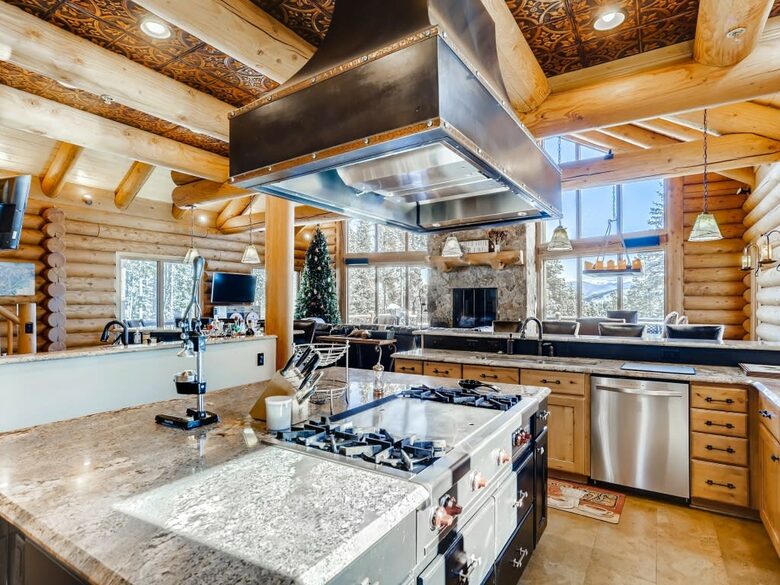 Six Bedroom Luxurious Chalet | With Hot Tub and Stunning Views! - Breckenridge, Colorado