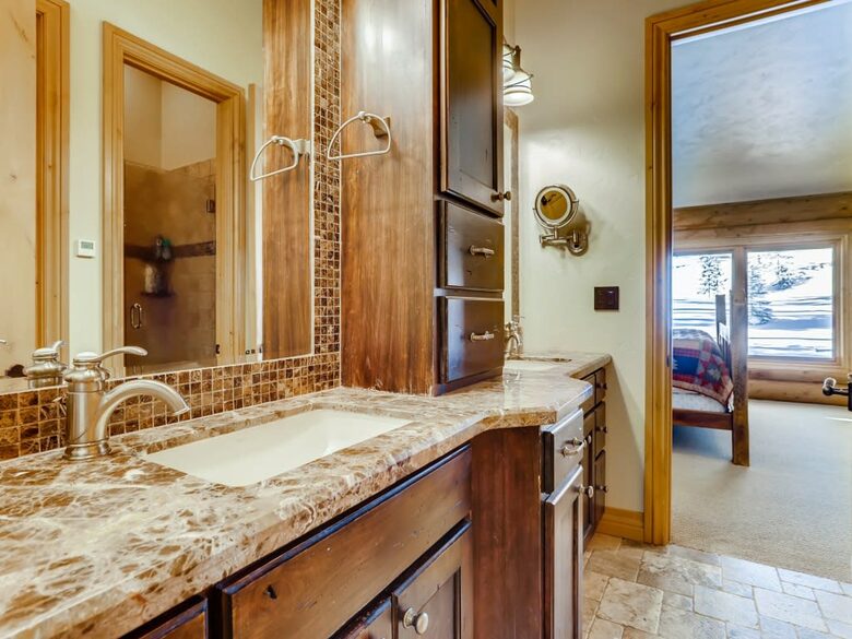 Six Bedroom Luxurious Chalet | With Hot Tub and Stunning Views! - Breckenridge, Colorado