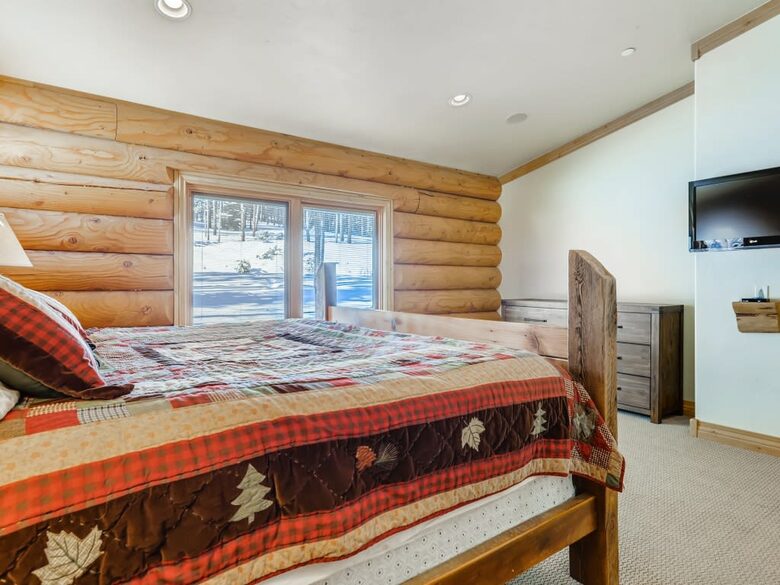 Six Bedroom Luxurious Chalet | With Hot Tub and Stunning Views! - Breckenridge, Colorado