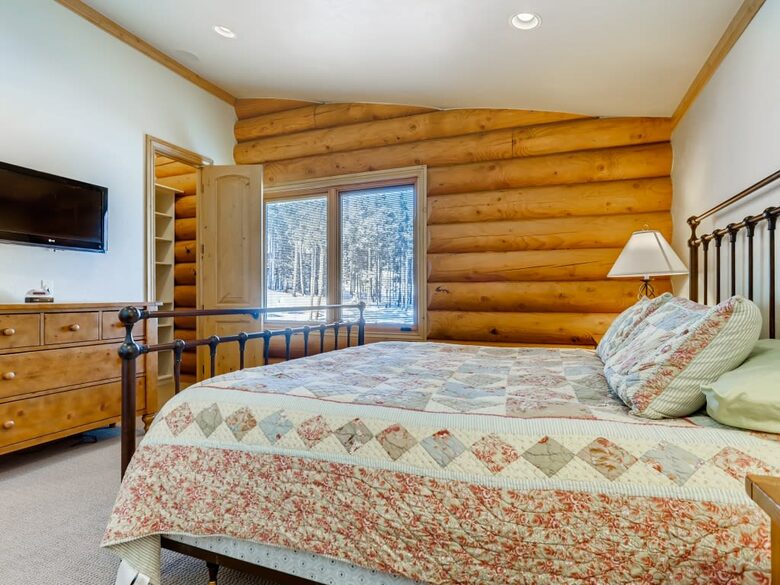 Six Bedroom Luxurious Chalet | With Hot Tub and Stunning Views! - Breckenridge, Colorado