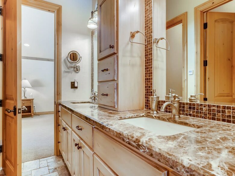 Six Bedroom Luxurious Chalet | With Hot Tub and Stunning Views! - Breckenridge, Colorado