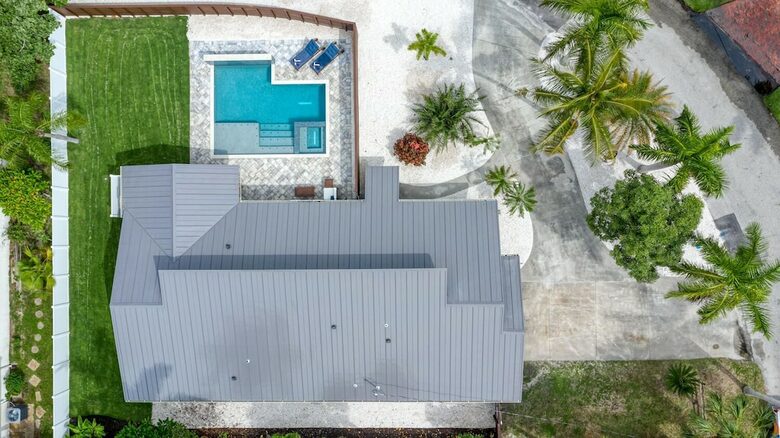Lido Beach Gulf Getaway with a Pool - Lido Key, Florida