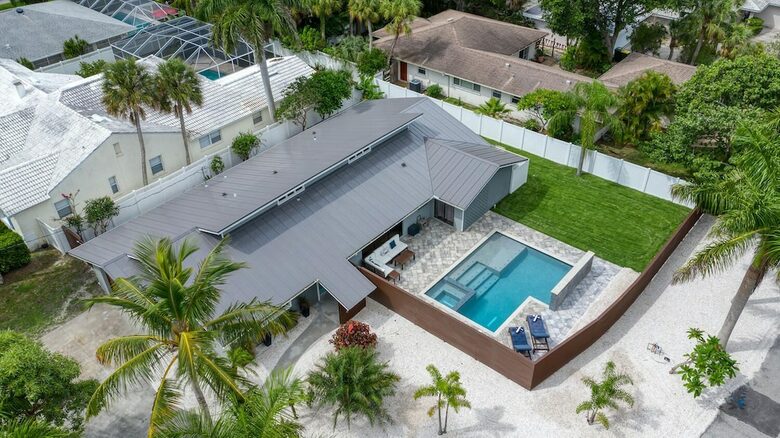 Lido Beach Gulf Getaway with a Pool - Lido Key, Florida
