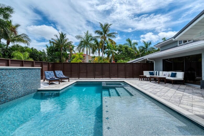 Lido Beach Gulf Getaway with a Pool - Lido Key, Florida